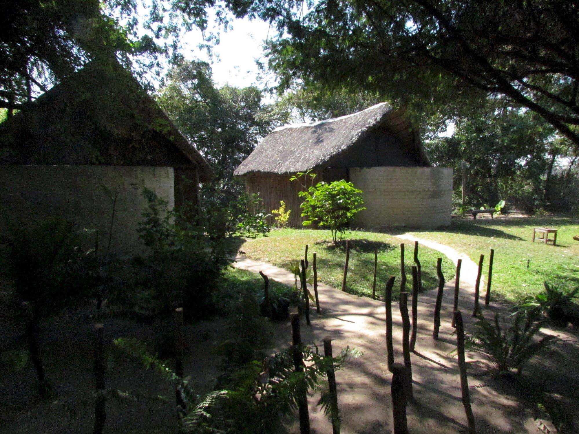 Caprivi Houseboat Safari Lodge Katima Mulilo Exterior foto